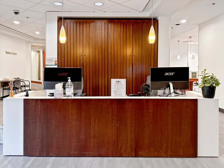 More Photos Of 5 Centerpointe Dr, Lake Oswego Coworking Space