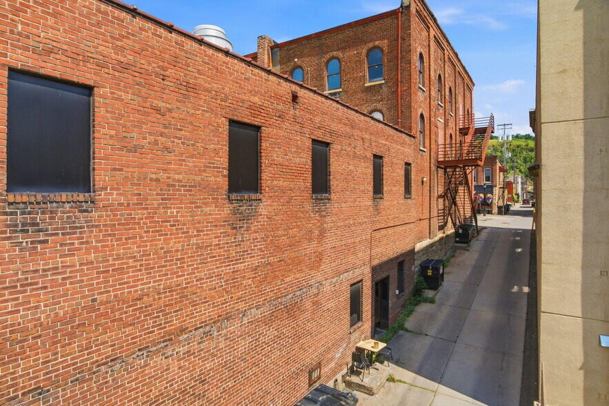 More Photos Of 210-212 Bush St, Red Wing Storefront Retail Office For Sale