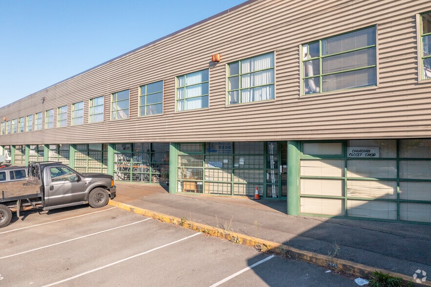 More Photos Of 7450 Lowland Dr, Burnaby Warehouse For Lease