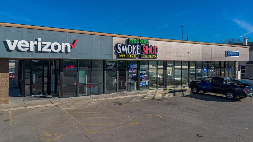 Primary Photo Of 1201 E 5th St, Metropolis Storefront Retail Office For Sale