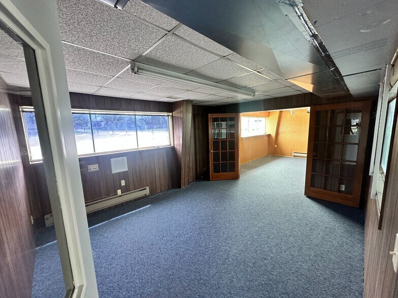 More Photos Of 2242 Silver St, Ashland Light Manufacturing For Lease