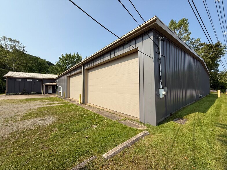 More Photos Of 805 Atlantic Ave, Franklin Light Manufacturing For Sale