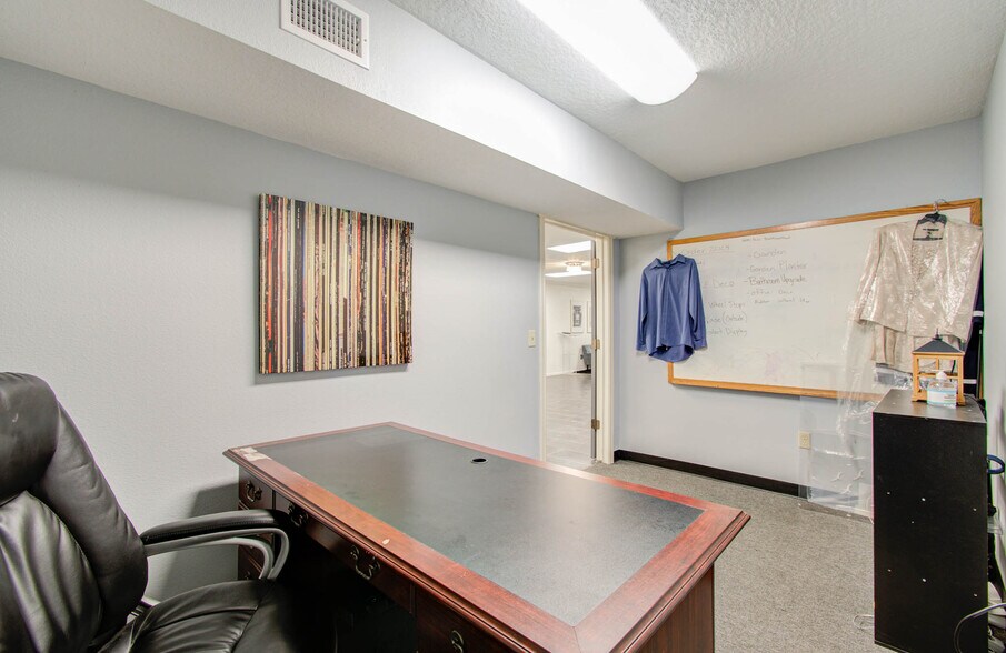 More Photos Of 7430 Rodgers Rd, Manvel Office Residential For Sale