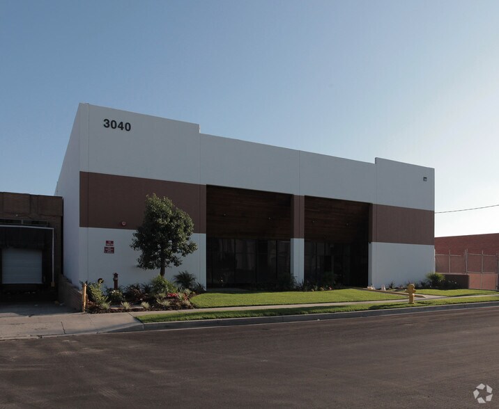 More Photos Of 3040 E Maria St, Rancho Dominguez Warehouse For Lease