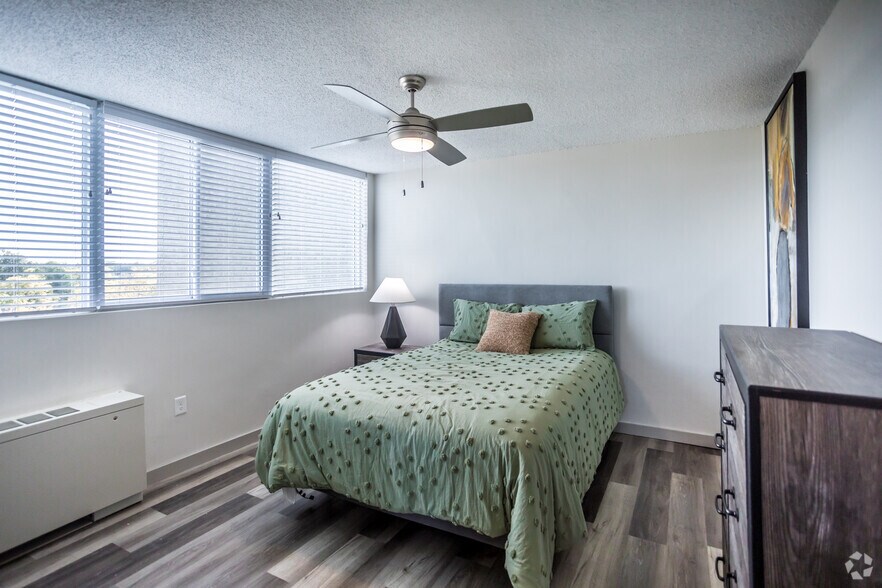 More Photos Of 45 S Idlewild, Memphis Apartments For Sale