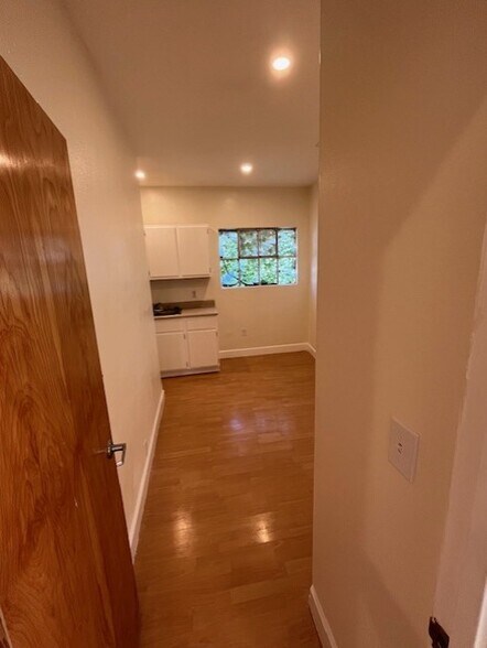 More Photos Of 931 N La Cienega Blvd, Los Angeles Storefront Retail Office For Lease