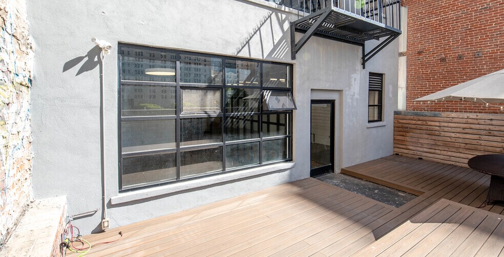 More Photos Of 731 S Broadway, Los Angeles Loft Creative Space For Lease