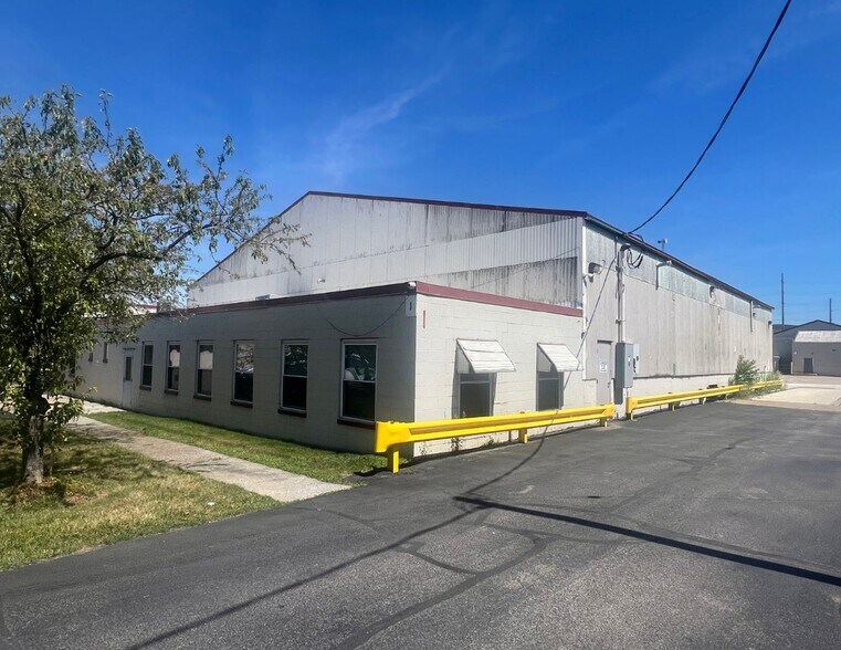 Primary Photo Of 28960 Lakeland Blvd, Wickliffe Unknown For Lease