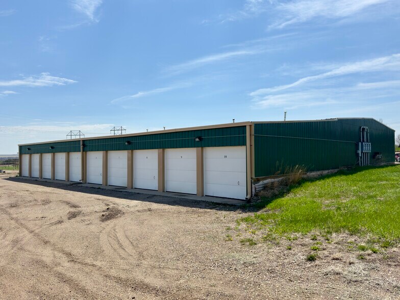 More Photos Of 2107 37th St, Mandan Warehouse For Sale