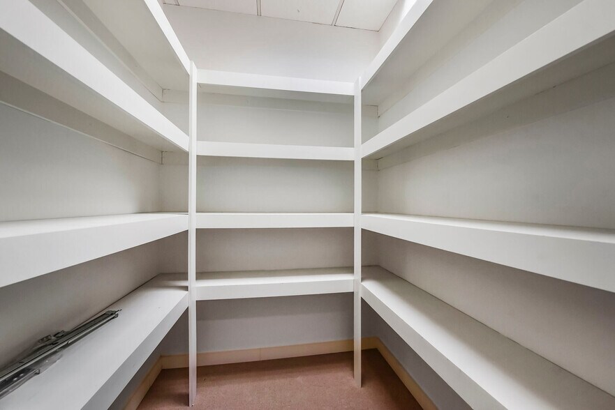 More Photos Of 46175 Westlake Dr, Sterling Medical For Sale