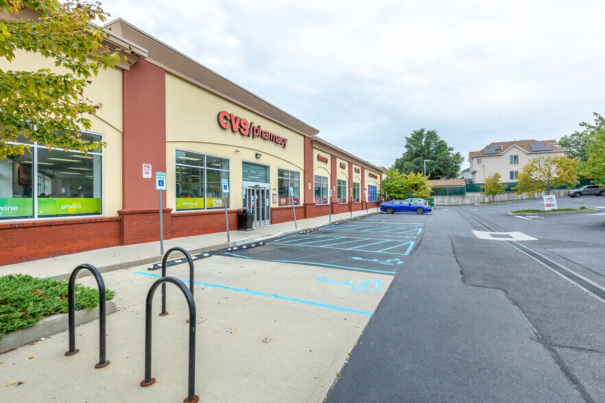 More Photos Of 4051-4055 Hylan Blvd, Staten Island Drugstore For Sale
