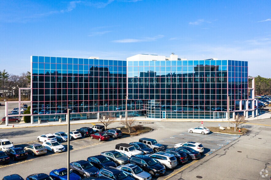 More Photos Of 400 Garden City Plz, Garden City Office For Lease