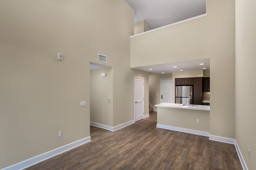 More Photos Of 7400 Center Ave, Huntington Beach Apartments For Lease