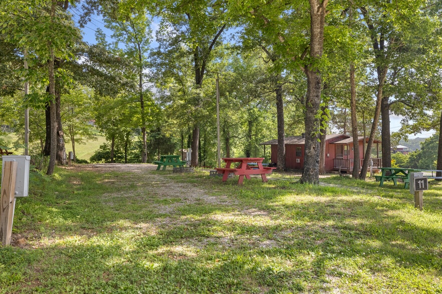 More Photos Of 621 Court St, Jasper Trailer Camper Park For Sale