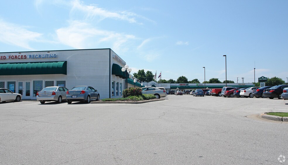 More Photos Of 12121-12127 Blue Ridge Blvd, Grandview Unknown For Lease