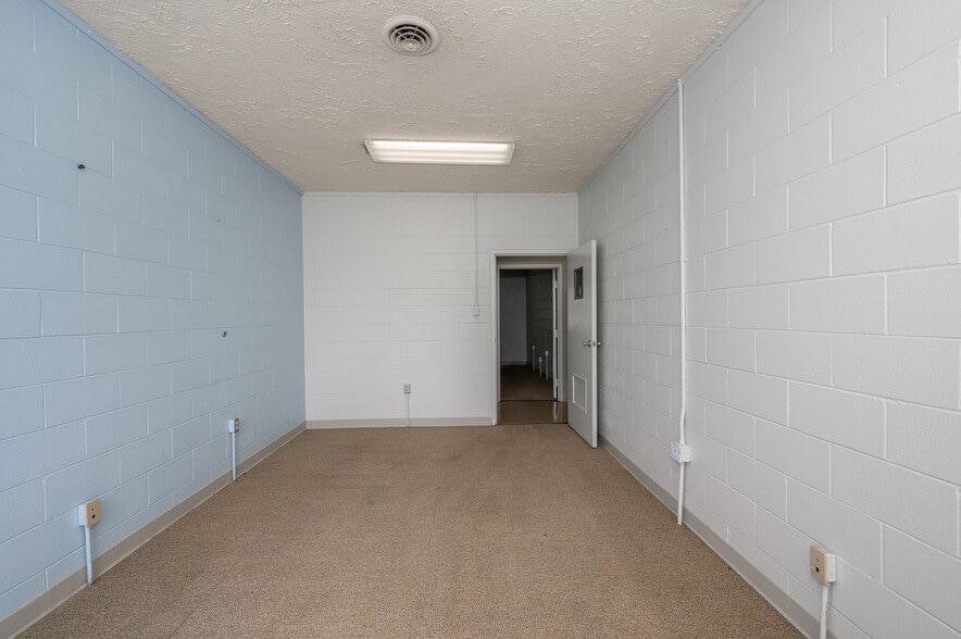 More Photos Of 2918 Price Ave, Cincinnati Office For Lease