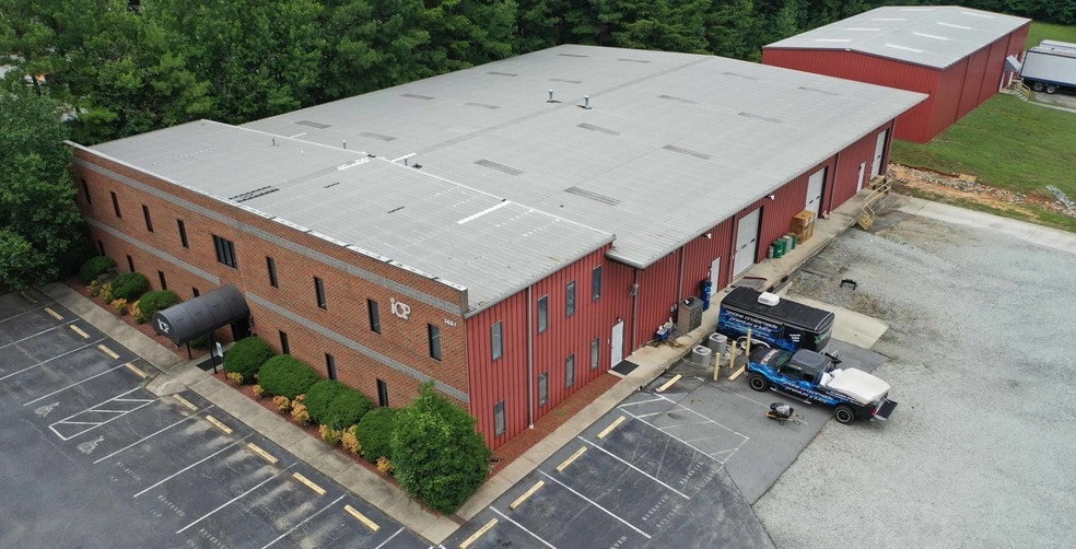 More Photos Of 1427 Boulder Ct, Greensboro Warehouse For Lease