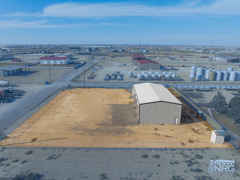 More Photos Of 310 Zeus Ln, Odessa Warehouse For Lease