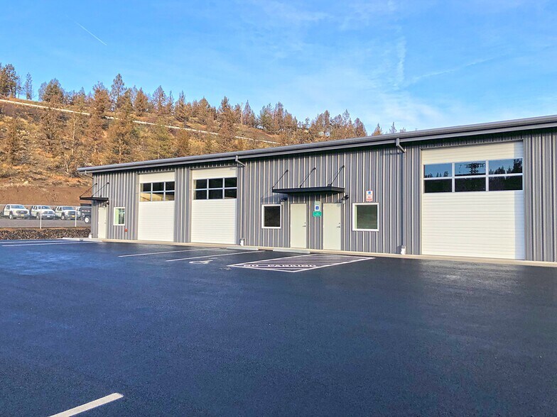 More Photos Of 64415 Strickler Ave, Bend Warehouse For Lease