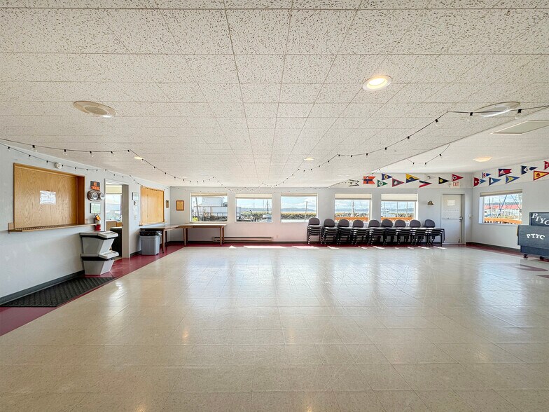 More Photos Of 2503 Washington Street, Port Townsend Specialty For Sale