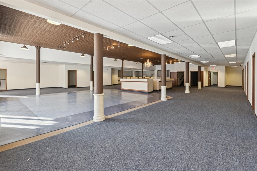 More Photos Of 711 Washington Ave, Bay City Medical For Lease