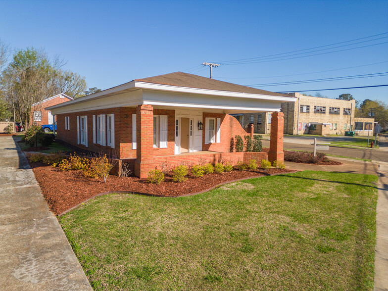 Primary Photo Of 254 East St, West Point Office Residential For Sale