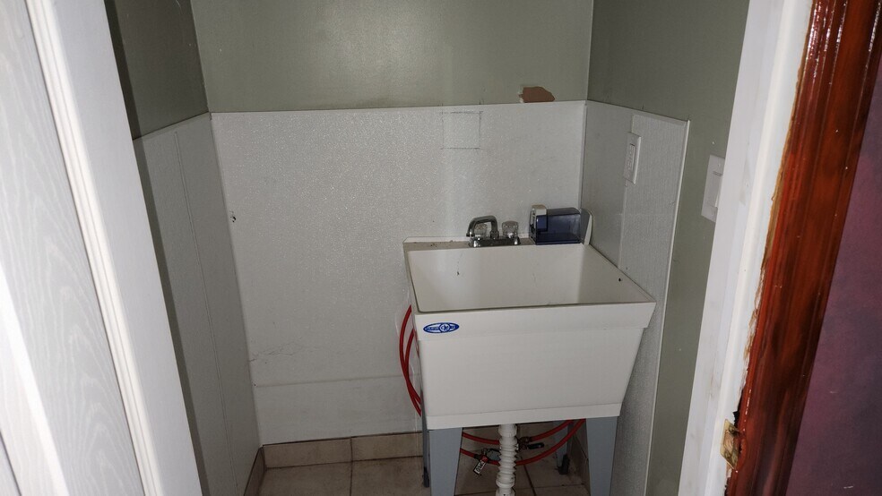 More Photos Of 136 NJ-183, Stanhope General Retail For Lease