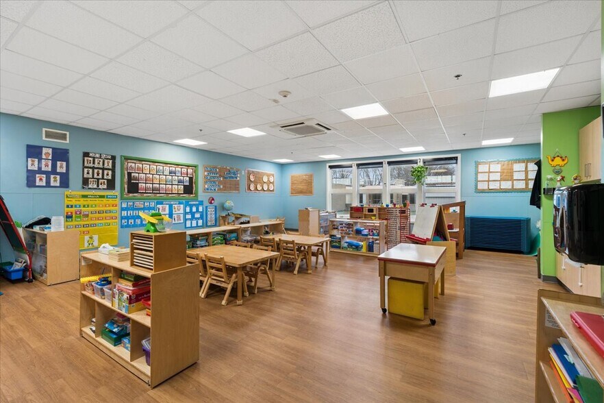 More Photos Of 443 W Lowell Ave, Haverhill Office For Sale