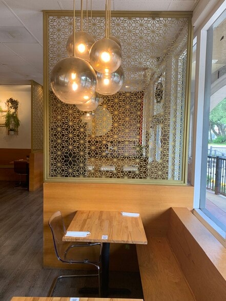 More Photos Of 10001 Westheimer Rd, Houston General Retail For Lease