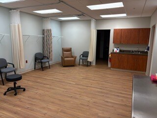 More Photos Of 11126 Kingston Pike, Farragut Medical For Lease