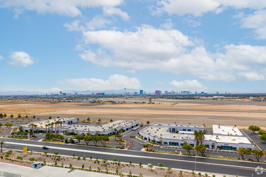 More Photos Of 3825-3985 W Cheyenne Ave, North Las Vegas Flex For Lease