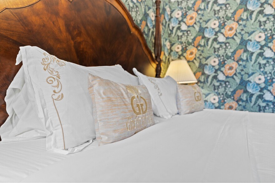 More Photos Of 214 County Road 152, Northville Hotel For Sale