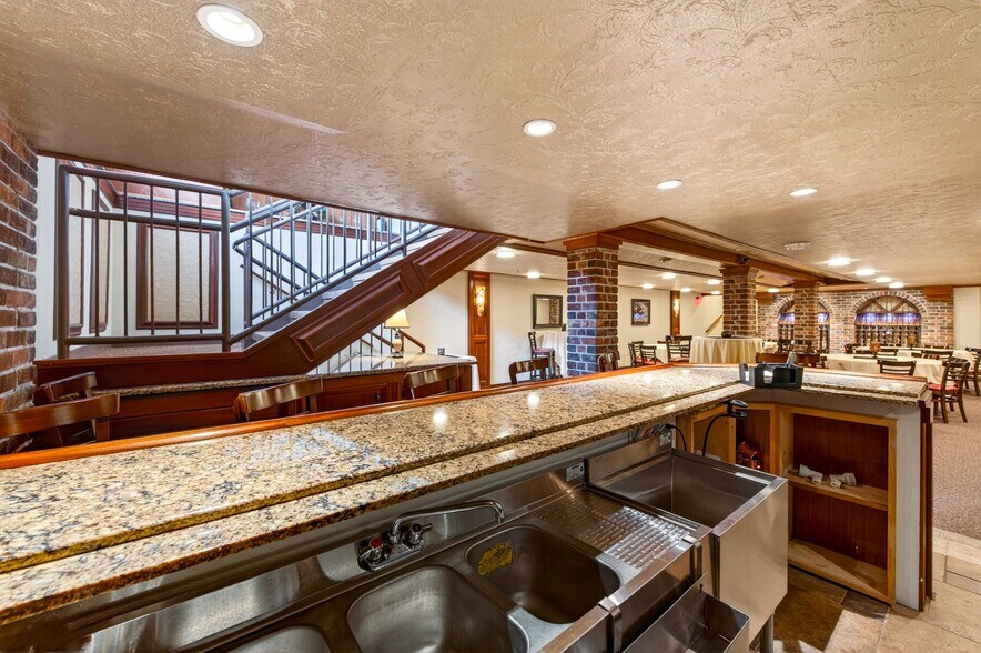 More Photos Of 122 Cayuga St, Fulton Restaurant For Sale