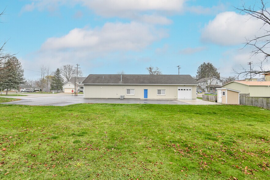 More Photos Of 108 N Front St, Burlington Specialty For Sale