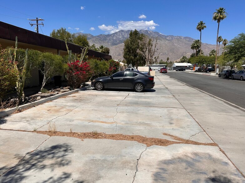 More Photos Of 3737 E Calle De Carlos, Palm Springs Apartments For Sale