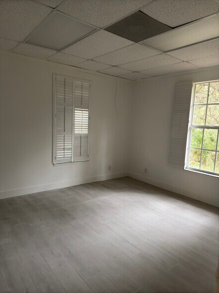 More Photos Of 17880 Toledo Blade Blvd, Port Charlotte Medical For Lease
