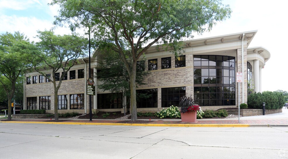 More Photos Of 7447 University Ave, Middleton Bank For Lease