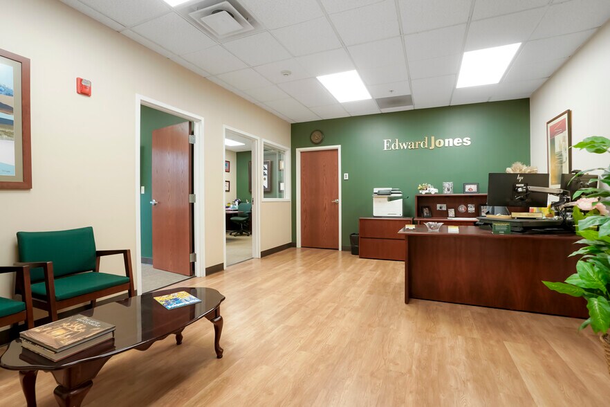 More Photos Of 10789 Bradford Rd, Littleton Office For Lease