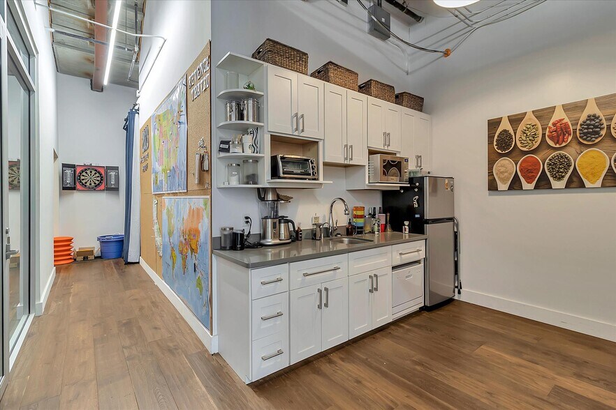 More Photos Of 260 Main St, Redwood City Loft Creative Space For Sale