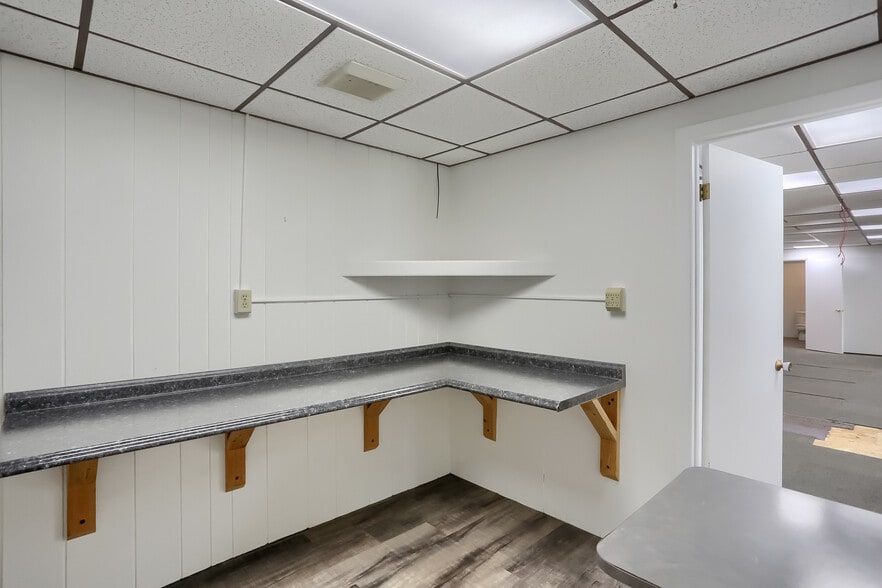 More Photos Of 708-708 Ekastown Rd, Sarver Storefront Retail Office For Sale