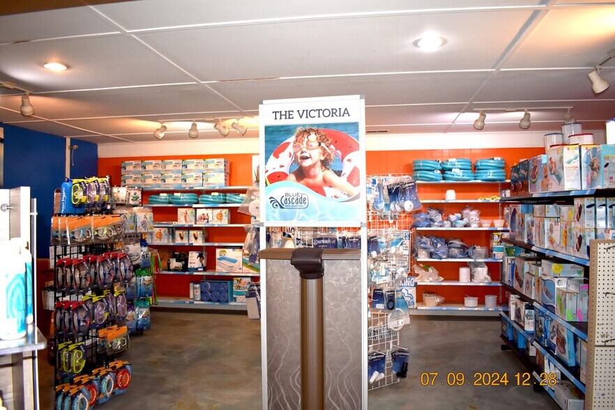 More Photos Of 826 S Post Rd, Shelby Storefront For Lease