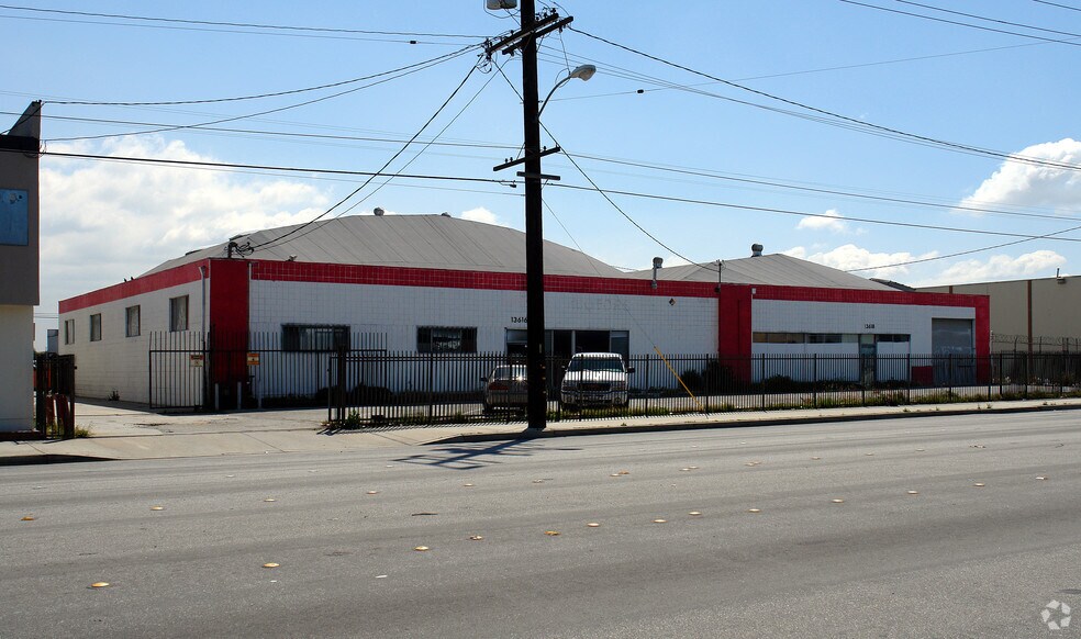 More Photos Of 13614-13618 S Western Ave, Gardena Warehouse For Lease