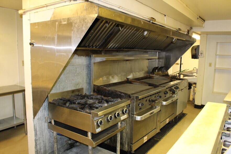 More Photos Of 616 10th Ave S, Great Falls Restaurant For Sale