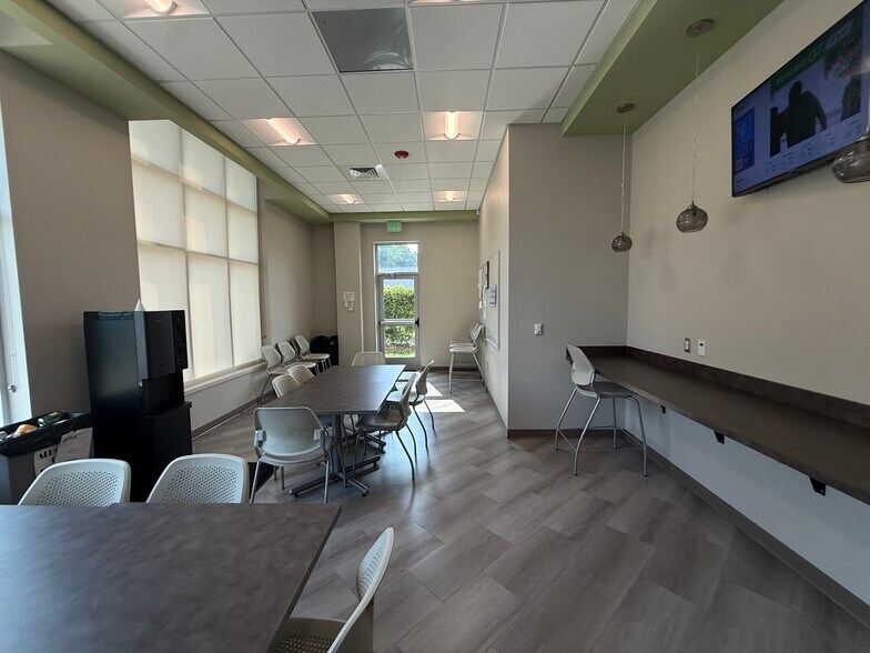 More Photos Of 885 Summit Crossing Pl, Gastonia Office For Sale