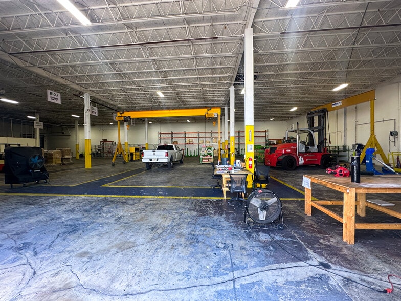 More Photos Of 14525 NW 60th Ave, Miami Lakes Warehouse For Lease