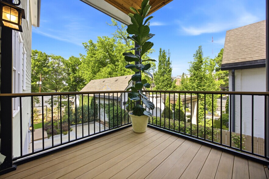 More Photos Of 574 East Ave NE, Atlanta Multifamily For Sale