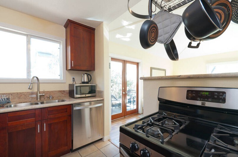 More Photos Of 828 Hill St, Santa Monica Apartments For Sale