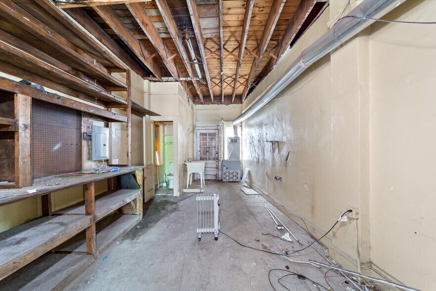 More Photos Of 2800-2806 Mayfield Rd, Cleveland Heights Storefront Retail Office For Sale