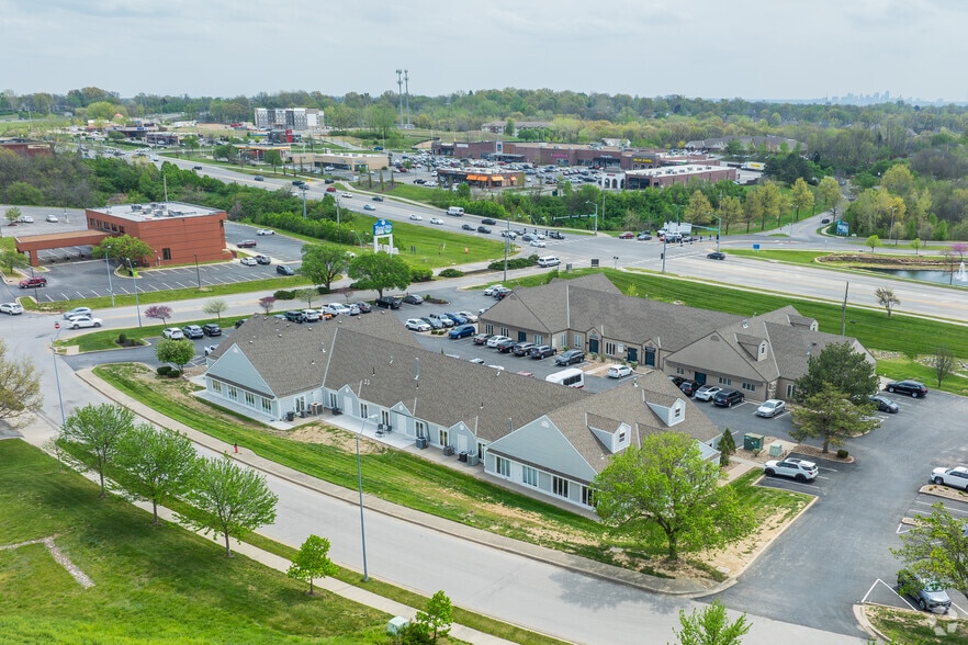 More Photos Of 5703-5713 NW 64th Ter, Kansas City Medical For Sale