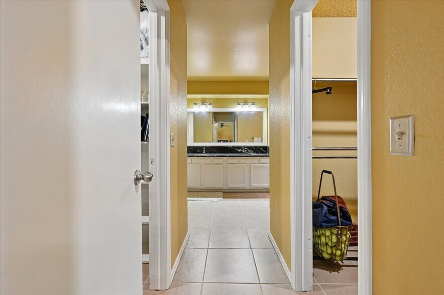 More Photos Of 4940 E 73rd St, Tulsa Office For Sale